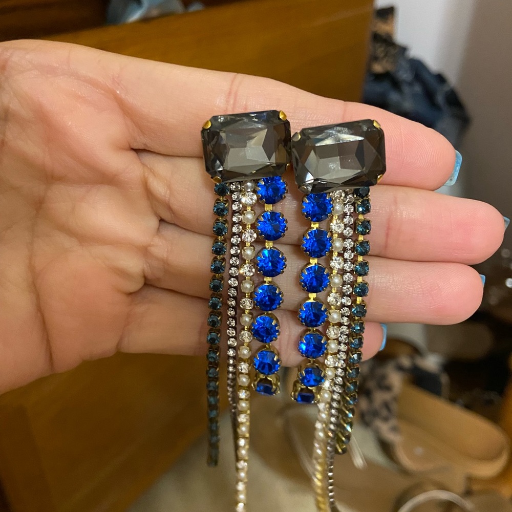 Crystal dangle rhinestone earrings